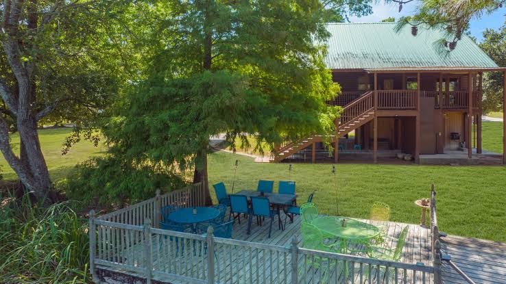 Experience Louisiana, Cabin on Bayou Petite Anse, centrally located in Acadiana