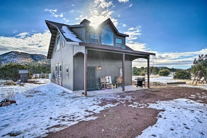 Family-Friendly Williams Cabin w/ Gas Grill