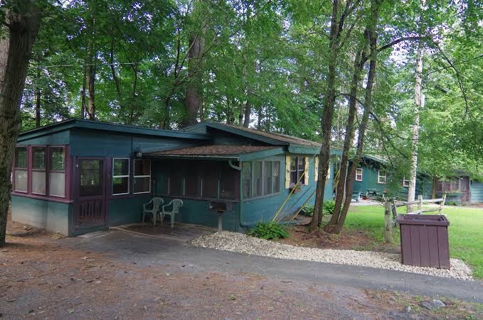 Cottontail Cabin at the Adirondack Lodge =- 5 mins to Lake George Village