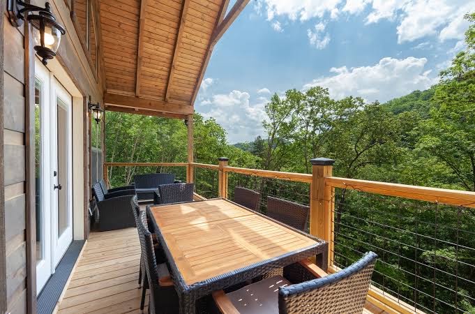 Brand New Freedom Cabin with Large Deck, Tennessee con Piscina