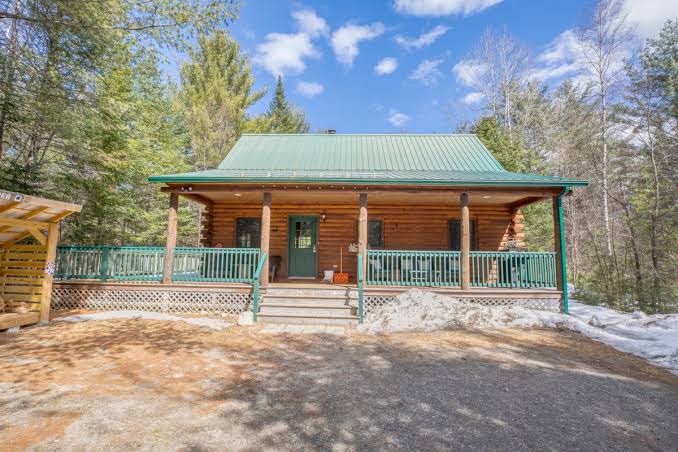 Modern Mountain Log Cabin, Montañas Blancas