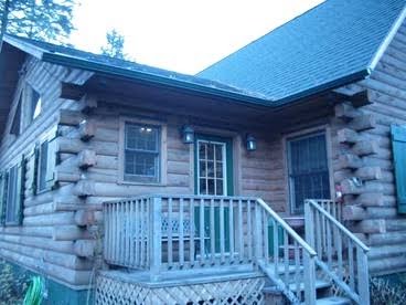 Cozy Log Cabin on the Banks of the Green River in The Berkshires, New York, Massachusetts