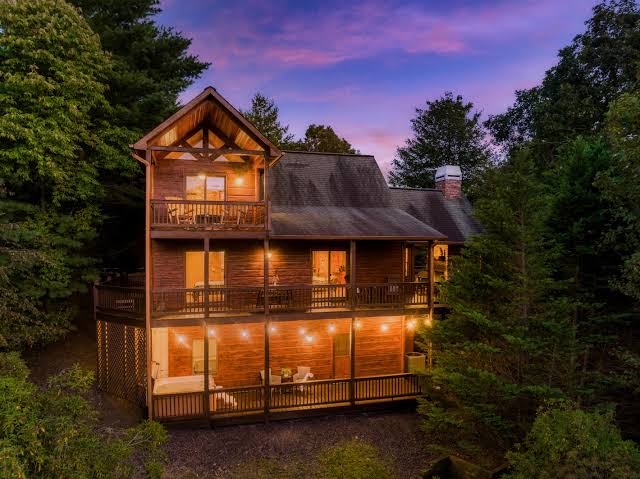 Spacious Cabin In Blue Ridge| Hot Tub| Game Room