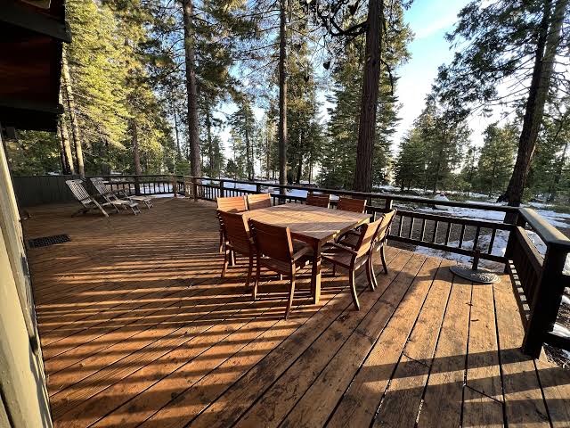Solitude in the Cedars, Spacious Mountain Home, Shaver Lake