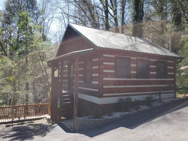 Tranquil Retreat - Hot tub, Fireplace, Privacy, Scenic Views, Smoky Mountains