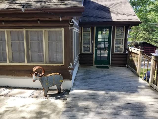Log Cabin near Greenwood Lake. Minutes to AP Trl, Ren fair, Mt Peter, & Warwick, New Jersey
