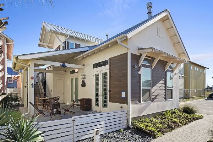 SBC4 Cozy cabin with community pool and wet bar!, Corpus Christi