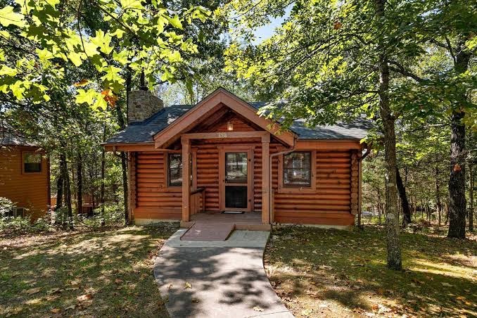 Genuine Log Cabin, Jetted Tub, Gas Fireplace, Indoor Pool! | 150, Branson