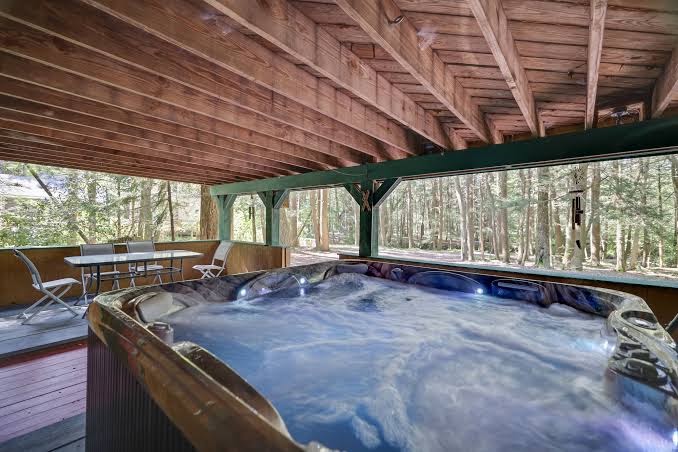 ⛰⛵️⛱Mt. Maplewood Lodge❤️Seasonal Specials ☆Poconos☆Cabin☆Hot⛷Tub☆Game Room☆, Pensilvania Poconos