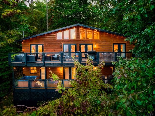 3 LuxeSuites~GameRm~FireTable~Hot Tub~Bear~ 3Pools, Gatlinburg