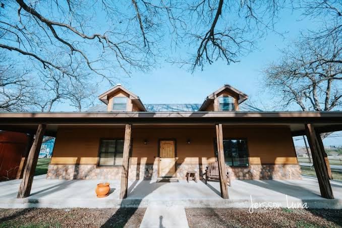 Luxury Cabin nestled in Gruene, New Braunfels