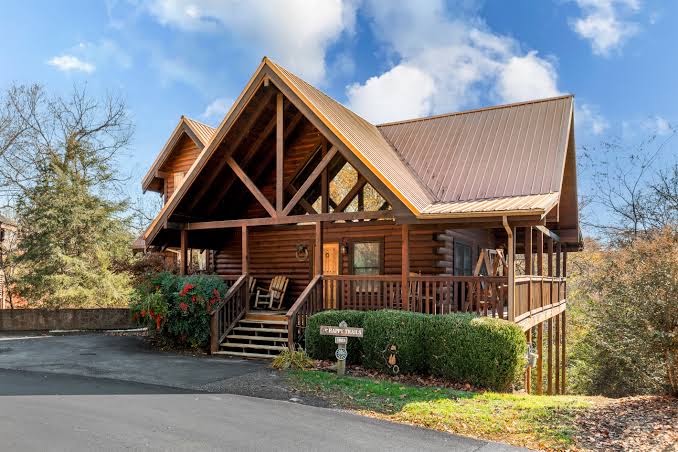 ~ Happy Trails ~ 1 Mile From Parkway ~ Hot Tub ~ Pool ~ Games ~ Hi-Speed WIFI, Sevierville
