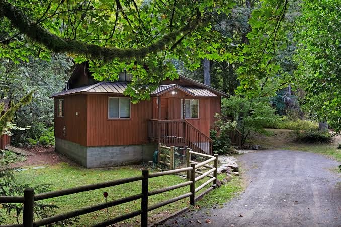 Rustic River Paradise, Washington State
