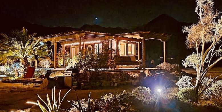 Coachella fest & Stagecoach cabins Spectacular View, 5 minutes to Palm Desert!, Palm Springs