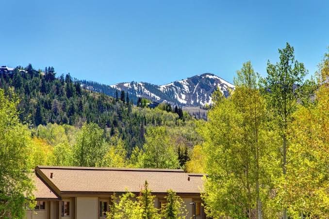 K B M Resorts: Nordic Retreat - Hot Tub, Mountain Views, Wood Fireplace!, Park City