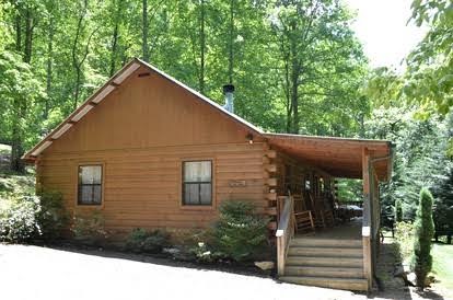 Lovely Rustic Cabin Secluded in the Woods near Maggie Valley, North Carolina, Cherokee