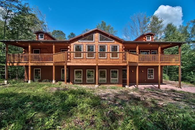 8 BR 4 BA SECLUDED 4000 SF. BACHELOR PARTIES/REUNIONS HOT TUB/WIFI! Sleeps 26!, Pensilvania Poconos
