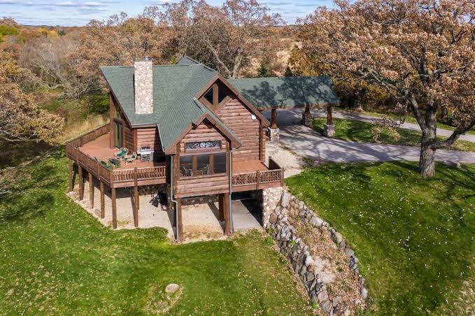 Escapada de cabaña de madera impresionante cerca del lago Beulah * Mesa de billar * Parrilla, Wisconsin con Jacuzzi