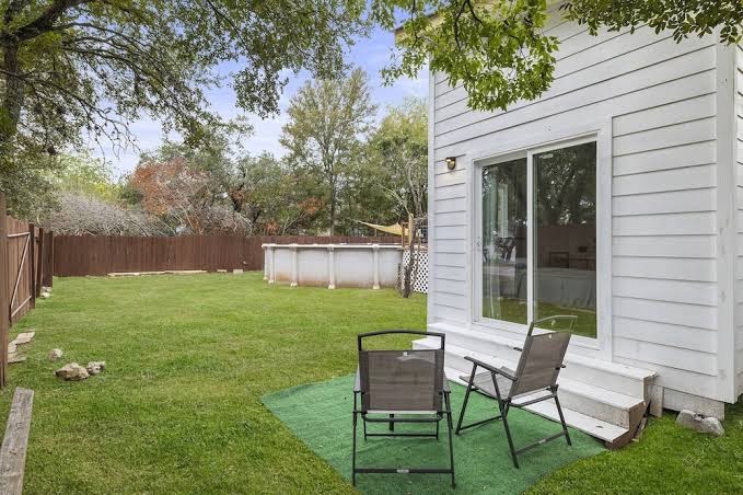 Luxury Tiny Home with Private Lake Access, Austin