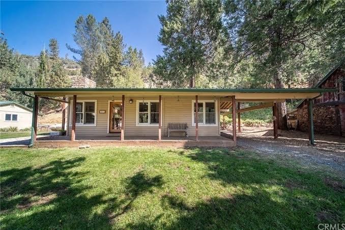 Cozy Off-Grid Cabin, private 300-acres retreat, Sequoia