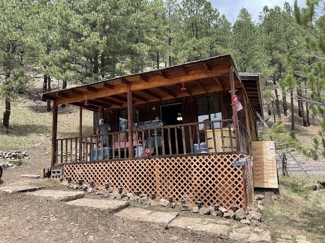 Take it easy at this unique and tranquil getaway, Pecos