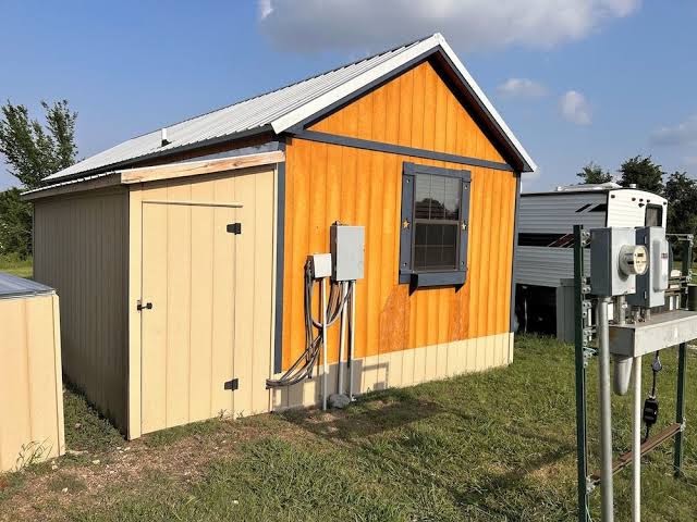 Tiny cabin near downtown Fort Worth