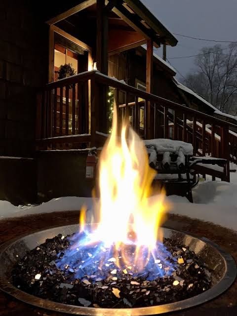 Downtown Hot Springs Cabin - great location - VERY PRIVATE YARD & CABIN, Glenwood Springs