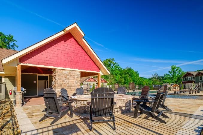 Smoky Pines Chalet, Gatlinburg con piscina