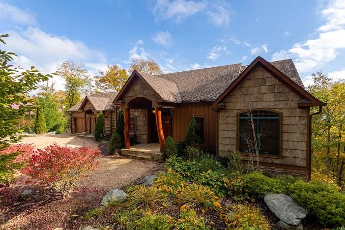 Luxurious Mountain Retreat with Game Room, Hot Tub, Views, Sugar Mountain