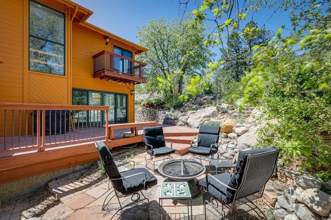 Spacious Flagstaff Cabin w/ Hot Tub & Fire Pit!