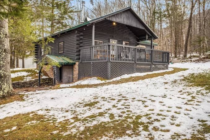 Log Cabin @TheBridgeChalet .5 miles to Hunter 3BR, Upstate