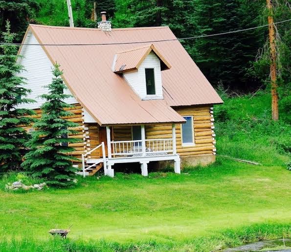 Lena's Cabin in Vail is nestled right beside Gore Creek, minutes from skiing.