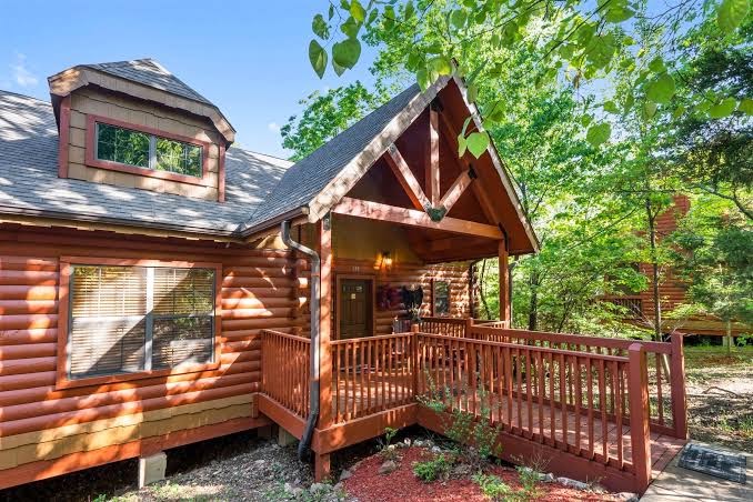 Charming Retreat - Spa, Fireplace, Balcony | Gorgeous Cabin, Branson