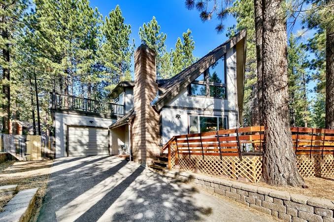 Bear Chalet•4 Bedrooms•Foosball•Sleeps 10, Tahoe