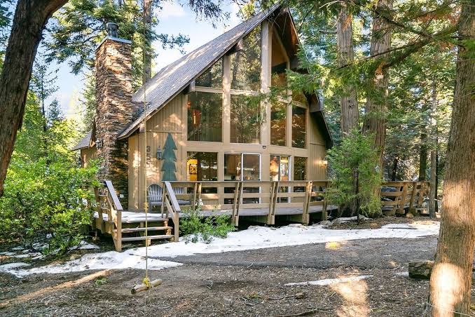Tranquil Lodge Nestled in the Trees, Lake Arrowhead