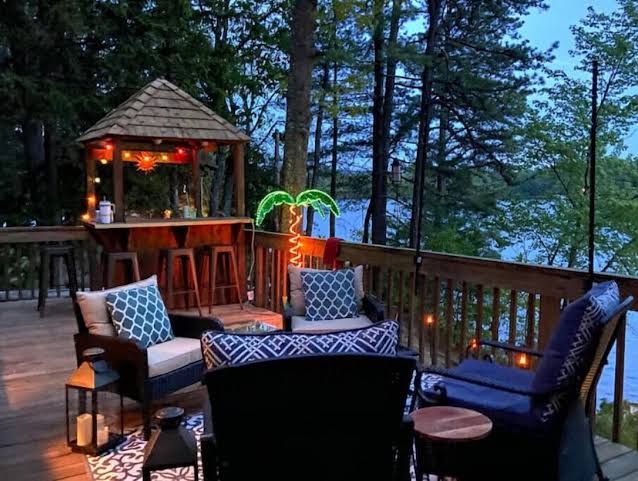 LAKE FRONT ISLAND HIDE-AWAY WITH BOAT DOCK, Connecticut