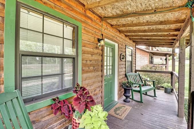 Pet Friendly Huckleberry Ridge Cabins, Arkansas