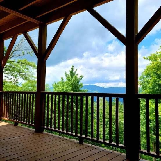Classic Log Cabin w/ Secluded Mountain Views!, Sugar Mountain