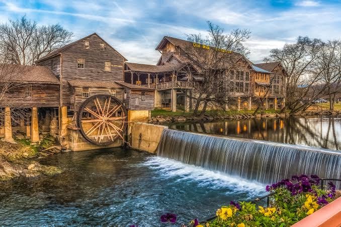 Legacy Mountain Resort: View of Paradise, Smoky Mountains