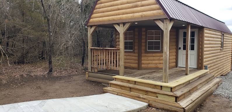 Rustic Tiny Cabin with private hot tub 7mins from downtown, Tulsa