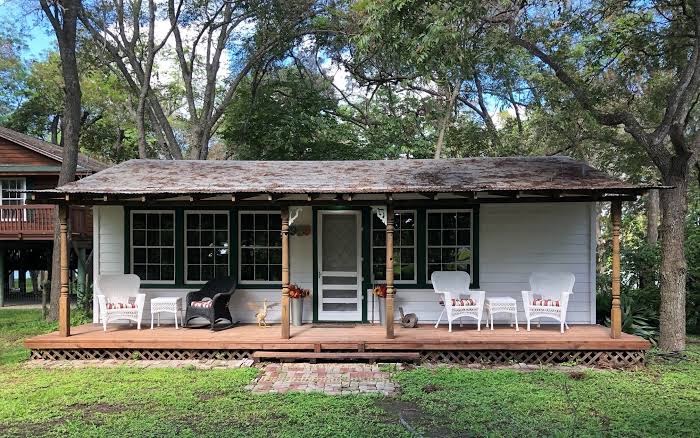 Charming cabin on the Guadalupe river, Seguin