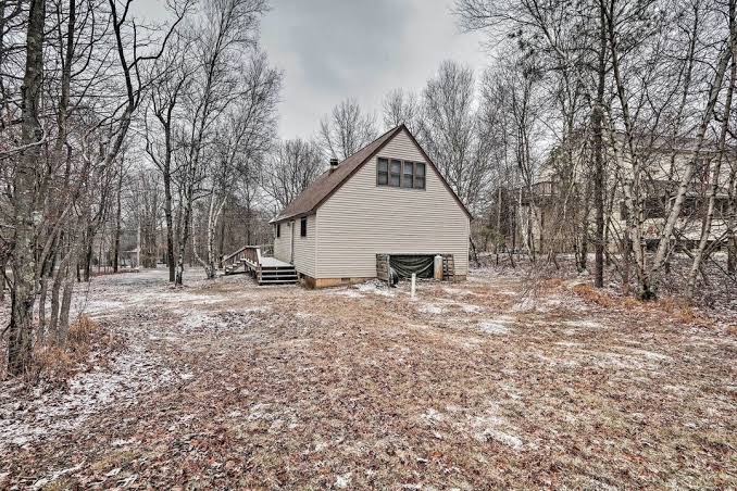 Quiet Poconos Getaway: 23 Mi to Camelback Mountain
