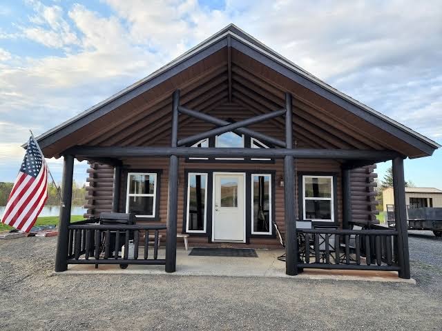 Black Bear Lodge, Maine