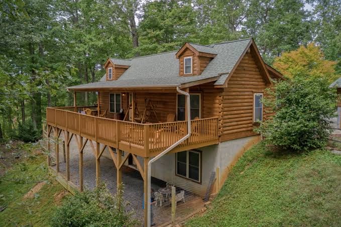 Mountain Views Retreat - Fire Pit, Game Room, Expansive Deck, Carolina del Sur