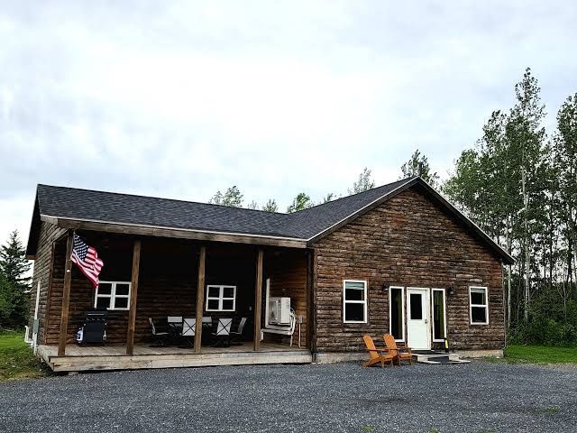 The Den Cabin, Maine