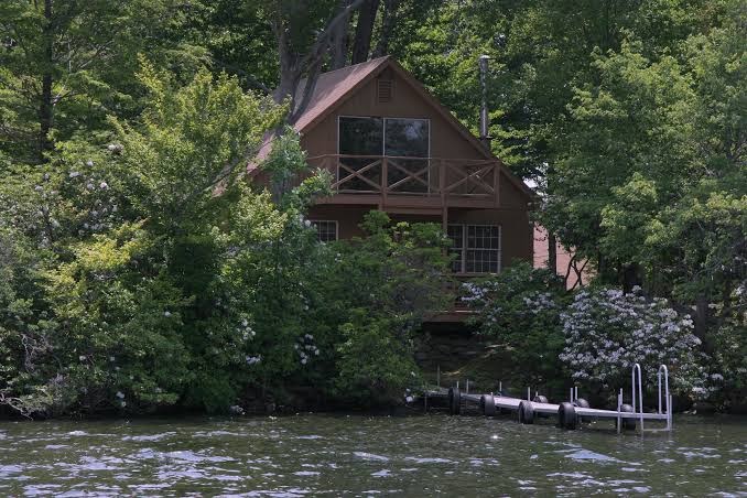 Cabin Deck House - Formidable Cabin in Laurel Island, Connecticut
