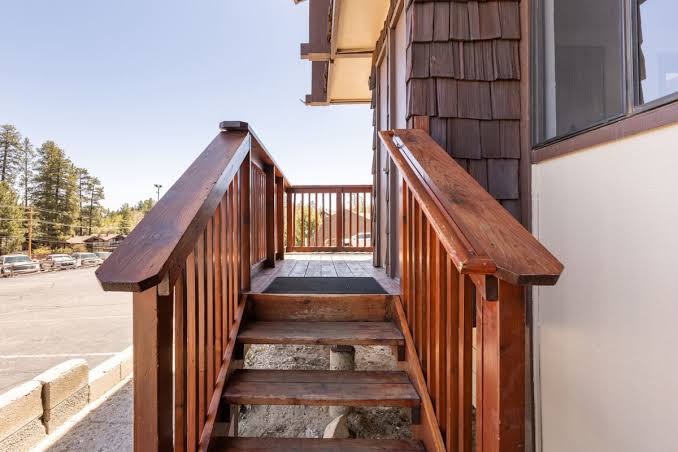 Feet Away From Slopes Cozy Snow Summit Cabin, Big Bear Lake