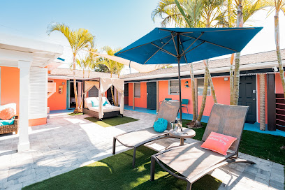 Cabanas of Treasure Island, Florida con piscina