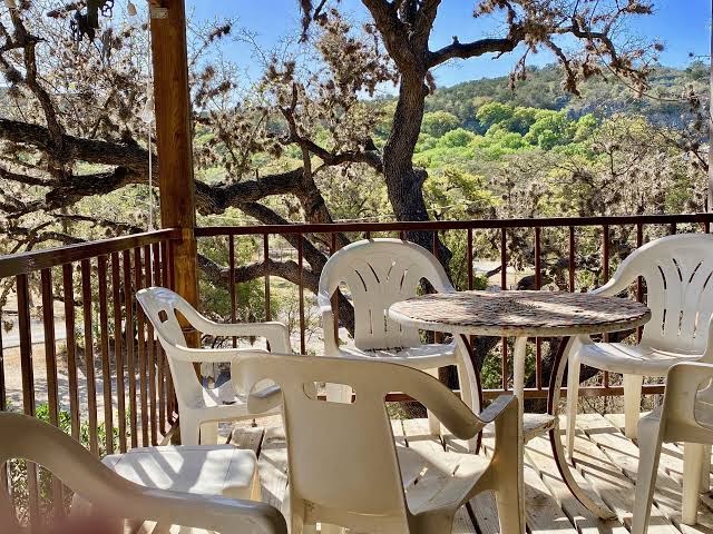 Riverside Cabin in Concan! Walk 2 River, Private River Access, River Views.