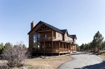 Western Cabin Surrounded by Sublime Natural Beauty near Zion National Park in Utah, Zion Park